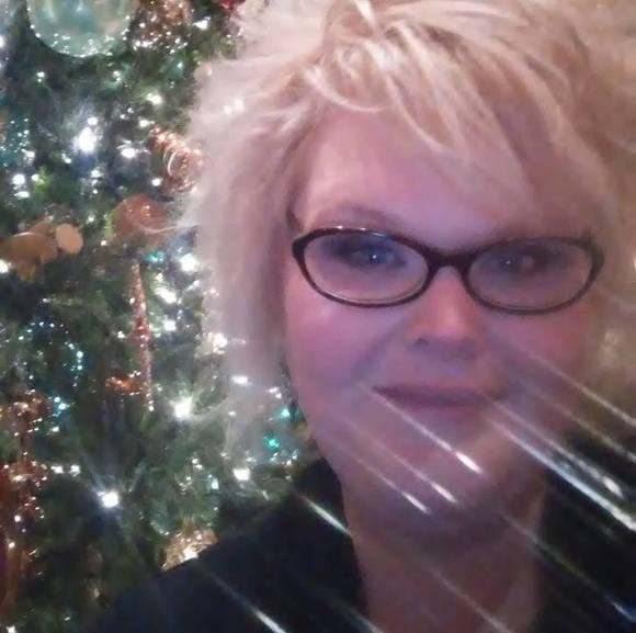 Meet your Posher, Amy - Picture 1 of 1